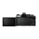 OM SYSTEM OM-5 Mark II Mirrorless Camera with 14-150mm f/4-5.6 II Lens (Silver) - Image 7